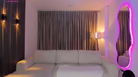 Snapshot of leah_greyy chatting on 05-05-26, 11:07 Leah Greyy online show from 05-05-26, 11:07