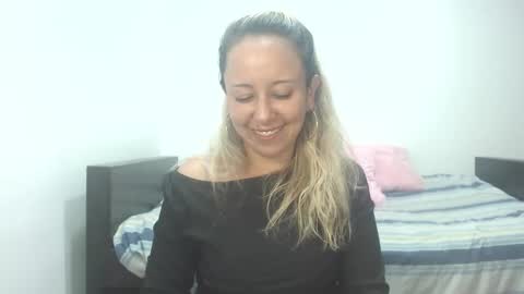 leah_susman online show from 10-28-25, 03:43