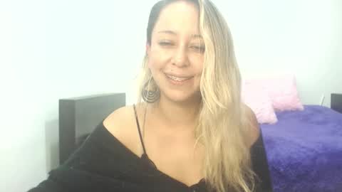 leah_susman online show from 11-20-25, 02:01