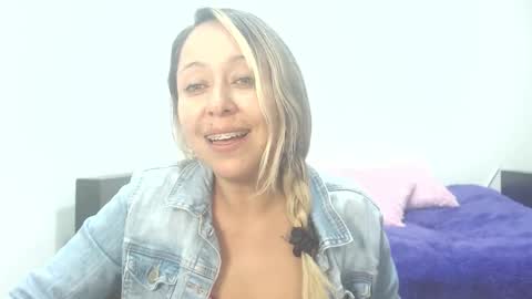 leah_susman online show from 12-04-25, 02:21