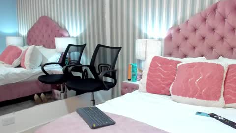 Snapshot of leahfontana chatting on 01-31-25, 05:10 Leah Fontana online show from 01-31-25, 05:10