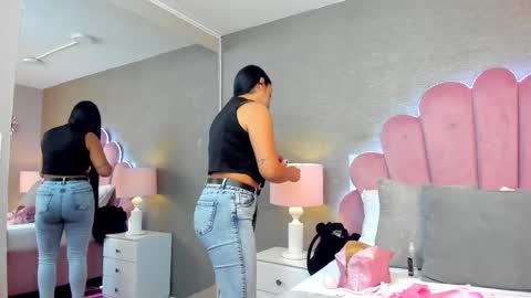 Snapshot of leahfontana chatting on 02-08-25, 12:17 Leah Fontana online show from 02-08-25, 12:17