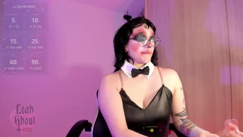 Snapshot of leahghoul666 chatting on 02-15-25, 03:31 Leah Independent Model OF leahghoul666 online show from 02-15-25, 03:31