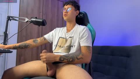 leaneseb online show from 04-25-26, 01:52