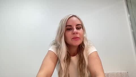 Leanna online show from 01-22-25, 03:31