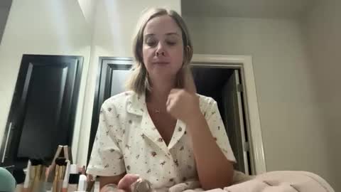 leanneluxecouple online show from 10-27-25, 10:41