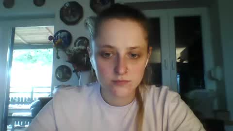 Lea online show from 06-30-26, 04:41
