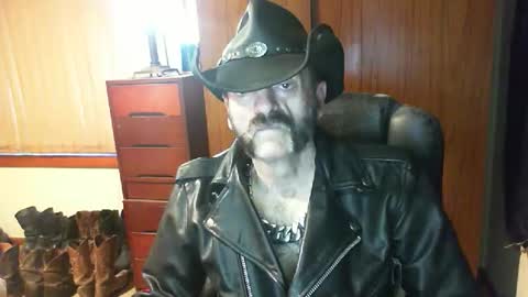 leathergreaser online show from 05-18-26, 08:47