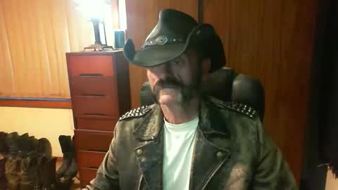 leathergreaser online show from 05-24-26, 08:47