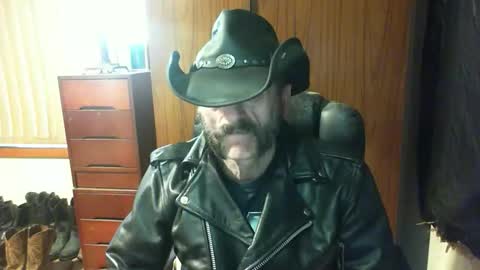 leathergreaser online show from 06-04-26, 09:21