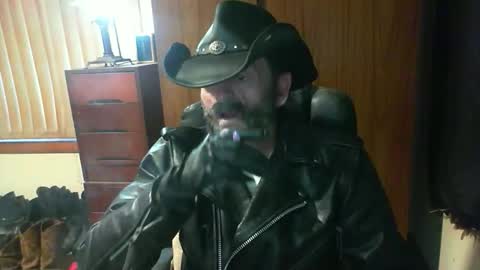 leathergreaser online show from 06-06-26, 06:51