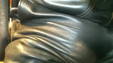 Leathermotocross online show from 02-10-26, 03:49