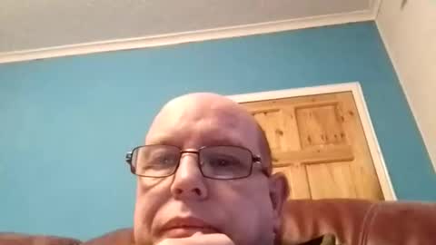 Snapshot of leatherpants68 chatting on 01-10-26, 04:20 leatherpants68 online show from 01-10-26, 04:20