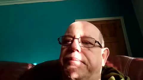 Snapshot of leatherpants68 chatting on 01-12-26, 12:54 leatherpants68 online show from 01-12-26, 12:54