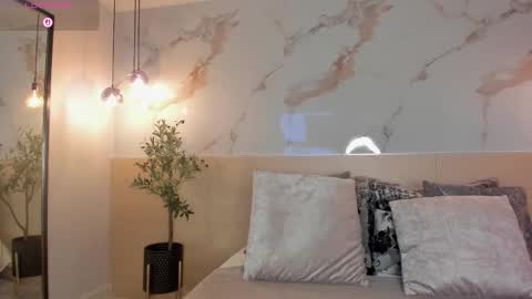    online show from 12-03-25, 10:19