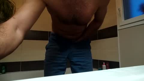 Snapshot of lebrun1985 chatting on 09-10-25, 05:18 lebrun1985 online show from 09-10-25, 05:18