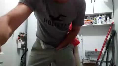 Snapshot of lebrun1985 chatting on 09-12-25, 05:46 lebrun1985 online show from 09-12-25, 05:46