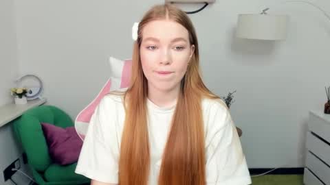 Snapshot of ledacopus chatting on 11-30-25, 08:13 Lilly online show from 11-30-25, 08:13