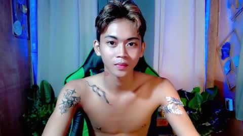 Snapshot of leemoreno18 chatting on 11-13-25, 08:13 leemoreno18 online show from 11-13-25, 08:13