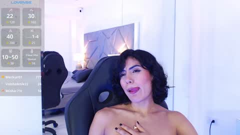 Snapshot of leethompson_ chatting on 01-29-25, 06:07 Leet online show from 01-29-25, 06:07