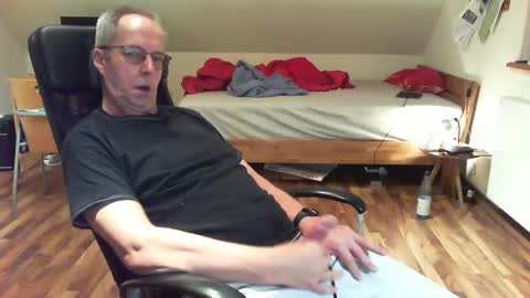 Dave online show from 01-02-25, 01:06