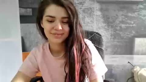 Liya online show from 05-22-26, 01:39