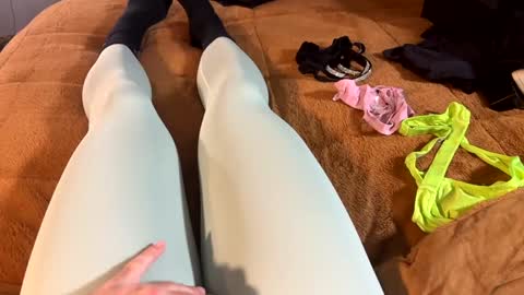 Snapshot of leggingslover7 chatting on 12-05-24, 01:06 leggingslover7 online show from 12-05-24, 01:06
