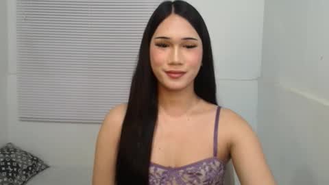 Snapshot of leighs_celine chatting on 02-14-26, 11:45 leighs_celine online show from 02-14-26, 11:45