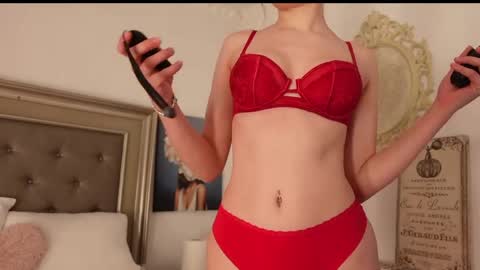 Leila online show from 05-28-26, 04:21