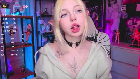 Snapshot of leiladwight chatting on 11-01-25, 04:42 Leila online show from 11-01-25, 04:42