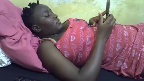 leilah_cute19 online show from 04-25-26, 06:16