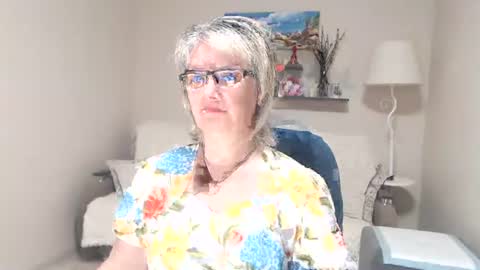Snapshot of leilamays chatting on 06-20-26, 03:53 Leila Kinky online show from 06-20-26, 03:53