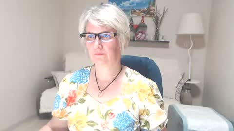 Snapshot of leilamays chatting on 06-20-26, 03:59 Leila Kinky online show from 06-20-26, 03:59