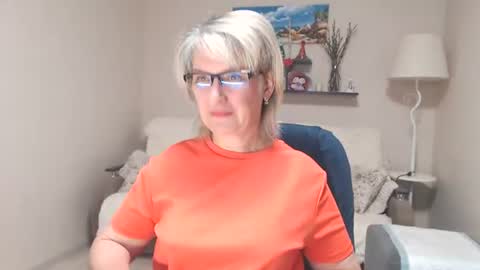 Snapshot of leilamays chatting on 07-22-26, 07:44 Leila Kinky online show from 07-22-26, 07:44