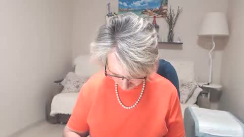 Snapshot of leilamays chatting on 07-24-26, 06:22 Leila Kinky online show from 07-24-26, 06:22