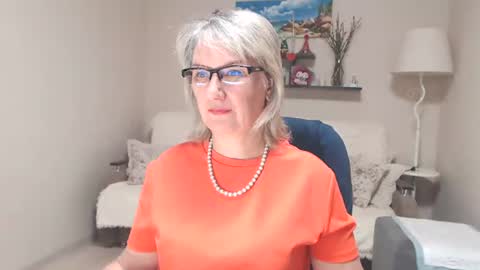 Snapshot of leilamays chatting on 07-26-26, 05:59 Leila Kinky online show from 07-26-26, 05:59