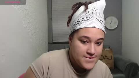 Snapshot of leilasosexy chatting on 06-25-26, 12:20 leilasosexy online show from 06-25-26, 12:20