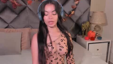 Snapshot of leizathompson chatting on 10-29-25, 07:37 Leizathompson online show from 10-29-25, 07:37