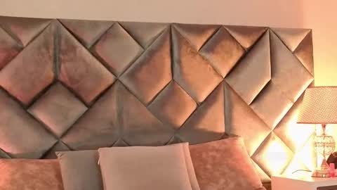 Leizathompson online show from 02-14-26, 07:54