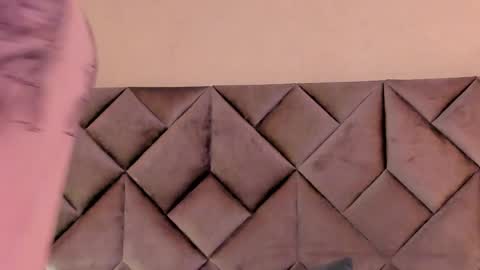 Leizathompson online show from 04-27-26, 06:50