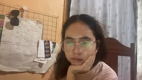 Snapshot of lekishaparran chatting on 05-15-26, 07:37 Kira online show from 05-15-26, 07:37