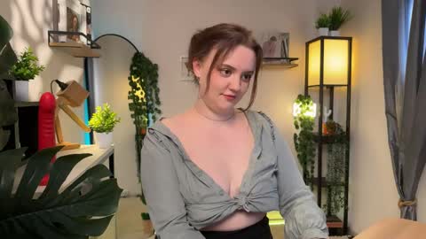 Lela online show from 04-04-26, 09:56