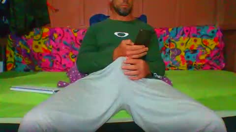 Snapshot of lemao77 chatting on 10-20-25, 09:04 SEX MASTER online show from 10-20-25, 09:04