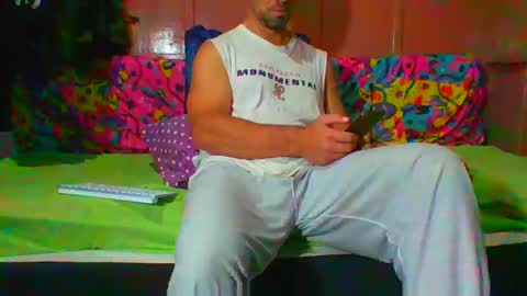 Snapshot of lemao77 chatting on 11-08-25, 06:40 SEX MASTER online show from 11-08-25, 06:40