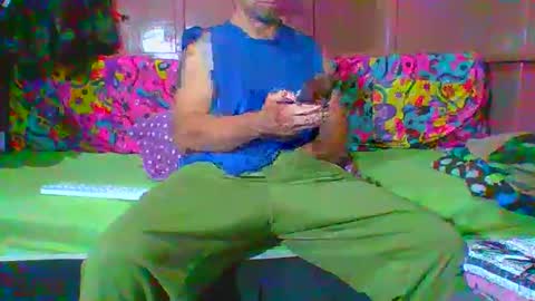Snapshot of lemao77 chatting on 11-26-25, 01:06 SEX MASTER online show from 11-26-25, 01:06