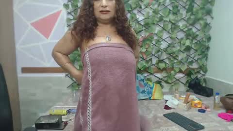 Snapshot of lena_lawson chatting on 02-08-25, 09:13 lena_lawson online show from 02-08-25, 09:13