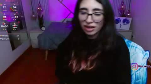Snapshot of lena_roses chatting on 06-18-26, 09:30 Lena online show from 06-18-26, 09:30