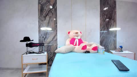 Snapshot of lenathompson chatting on 02-28-25, 03:59 Lenathompson online show from 02-28-25, 03:59