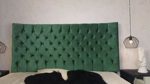 Snapshot of leo_delvey chatting on 02-06-25, 02:55 leo online show from 02-06-25, 02:55