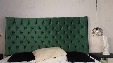 Snapshot of leo_delvey chatting on 03-07-25, 03:19 leo online show from 03-07-25, 03:19